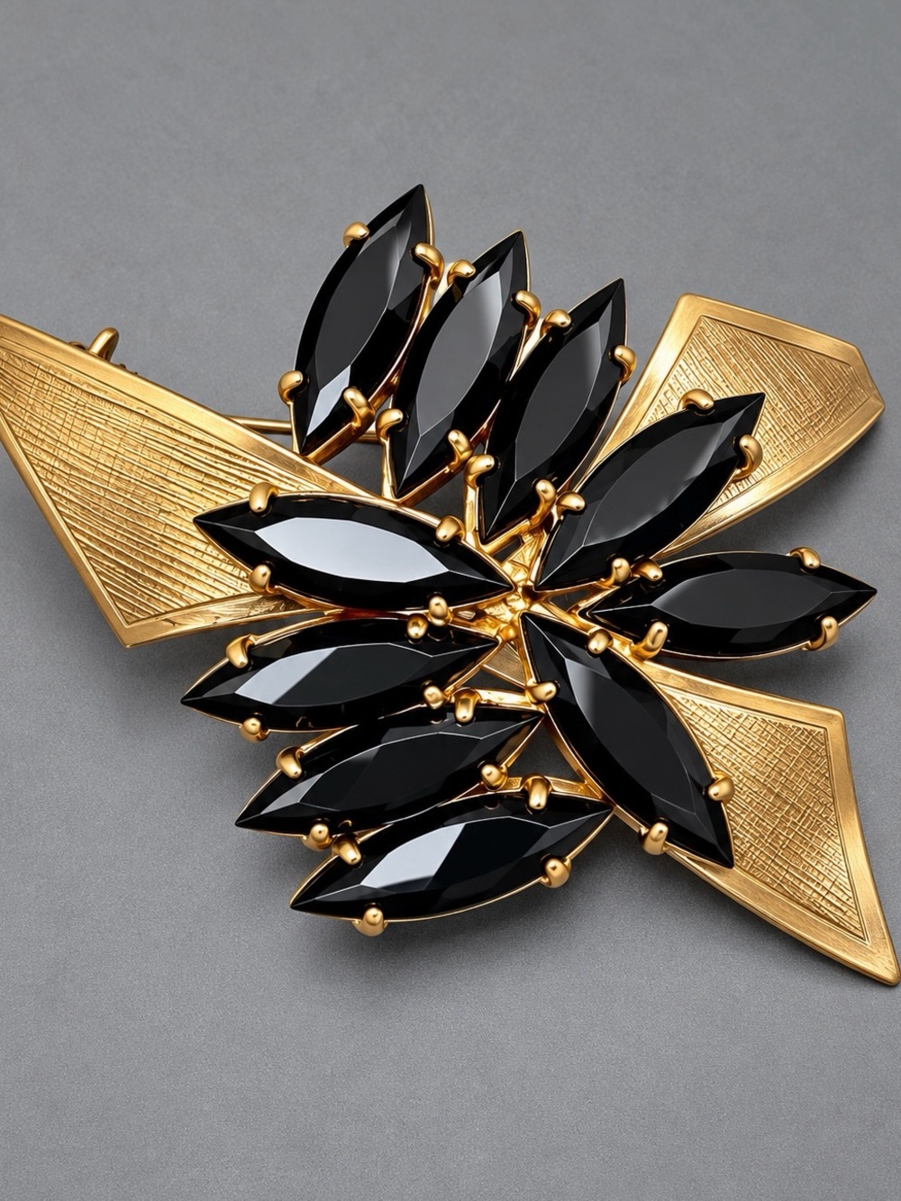 Vintage Jet Art Deco Brooch #cz563